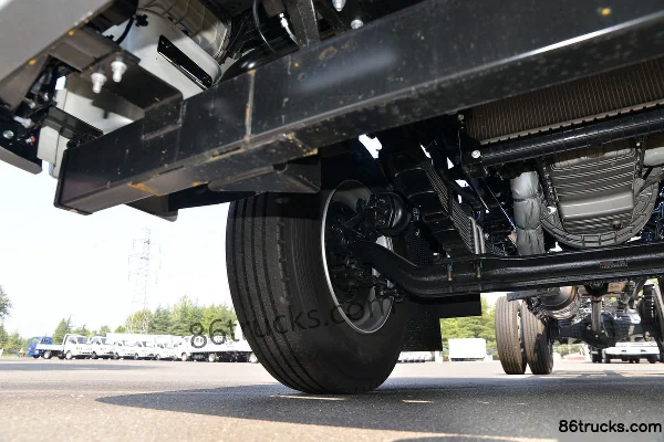 JAC Dewos V9 220 ch 4X2(6 roues) 5,48 m camion porteur à ridelles cabine demi-avancée Châssis (2) | 86Trucks