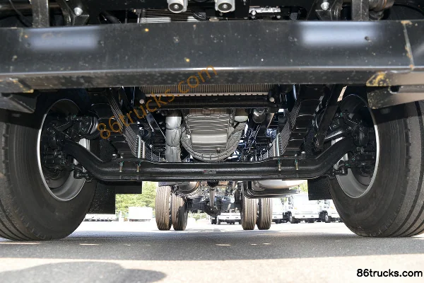 JAC Dewos V9 220 ch 4X2(6 roues) 5,48 m camion porteur à ridelles cabine demi-avancée Châssis (1) | 86Trucks
