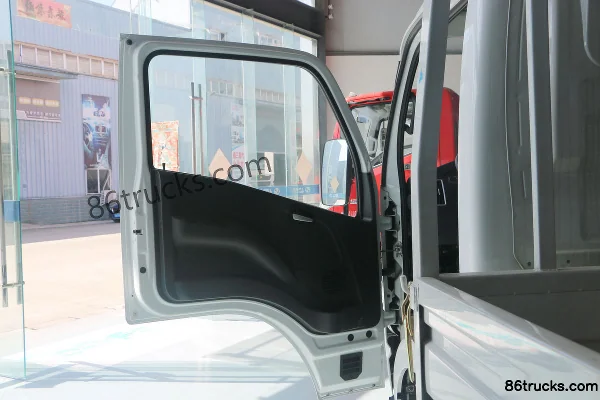 Yuejin Fuxing S70 Basement Edition 1.5L 113 hp 4X2(6 wheels) 3.65m single-row flatbed light truck (China VI) Cab (1) | 86Trucks
