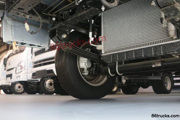 Yuejin Fuxing S70 Basement Edition 1.5L 113 hp 4X2(6 wheels) 3.65m single-row flatbed light truck (China VI) Chassis (2) | 86Trucks