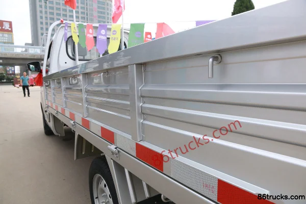 Karry Youjin T50 Luxury 1.5L 116 hp 4X2(6 wheels) Gasoline 3.2m Single Row Flatbed Mini Truck (China VI) Body (2) | 86Trucks