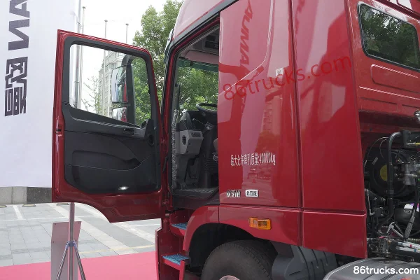 Foton Auman GTL Zhixiang Edition North Edition 470hp 6X4(10 wheels) tractor truck (China VI) Cab (1) | 86Trucks