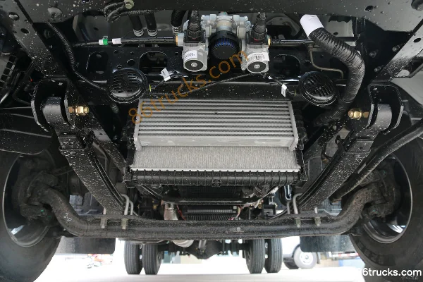 Foton Auman S1 Series 156 hp 4X2(6 wheels) 4.17 m single-row stake light truck (China VI) Chassis (1) | 86Trucks