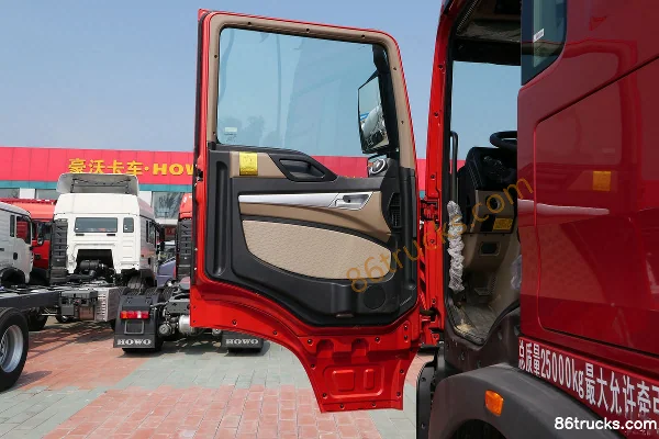 Sinotruk HOWO TX Heavy Truck 430 hp 6X4(10 wheels) Tractor Truck (China VI) Cab (1) | 86Trucks