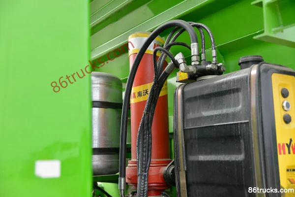 Dongfeng DV5 7.7L Diesel 350hp 8X4(12 wheels) Fast Gear 10-Speed 6.2m Dump Truck Body (3) | 86Trucks