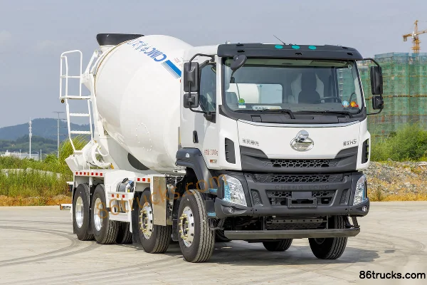 Dongfeng Liuqi Chenglong H5 330 hp 8X4(12 wheels) 7.73 cubic meter concrete mixer truck (440 rear axle) Exterior