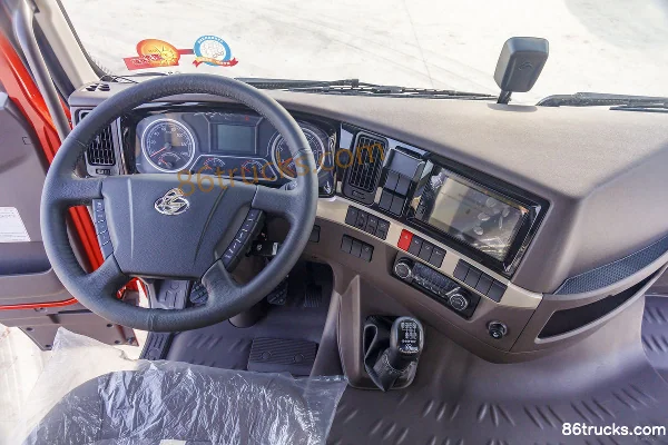 Dongfeng Liuqi Chenglong H5 Heavy Truck Ultra-Light Version 460 hp 6X4(10 wheels) Tractor Truck (China VI) Cab (1) | 86Trucks