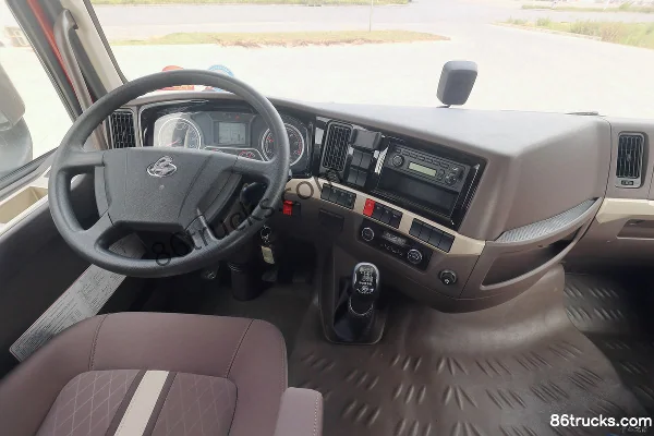 Dongfeng Liuqi Chenglong H5 400ch 4X2(6 roues) tracteur routier LNG Cabine (2) | 86Trucks