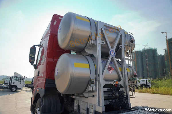 Dongfeng Liuqi Chenglong H7 heavy truck 500hp 6X4(10 wheels) LNG automatic transmission tractor truck (China VI) Chassis (3) | 86Trucks