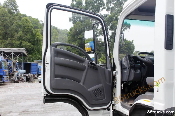 Isuzu 700P 189 ch 4X2(6 roues) camion porteur fourgon, cabine simple, 4,3 m (1) | 86Trucks