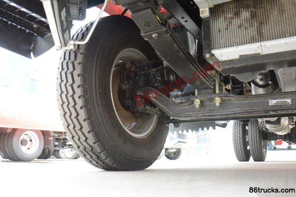 Tangjun Ouling S3 150hp 4X2(6 wheels) 3.88m Semi-row Flatbed Light Truck Chassis (2) | 86Trucks