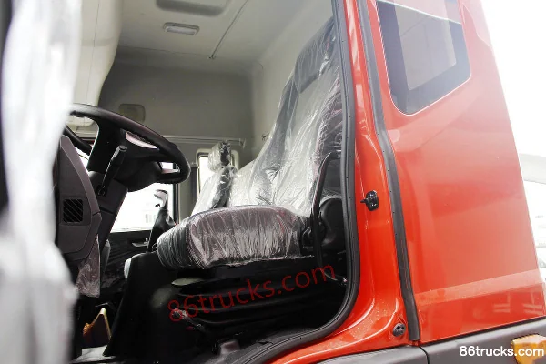 Dongfeng Duolika D12 260 hp 4X2(6 wheels) 9.75m AMT automatic cargo truck (China VI) Cab (2) | 86Trucks