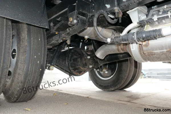 Sinotruk HOWO Zhuimeng 130 hp 4X2(6 wheels) 4.15m single-row van light truck Chassis (1) | 86Trucks