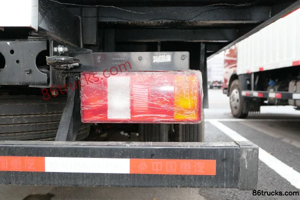 Sinotruk HOWO Zhuimeng 130 hp 4X2(6 wheels) 4.15m single-row van light truck Body (2) | 86Trucks