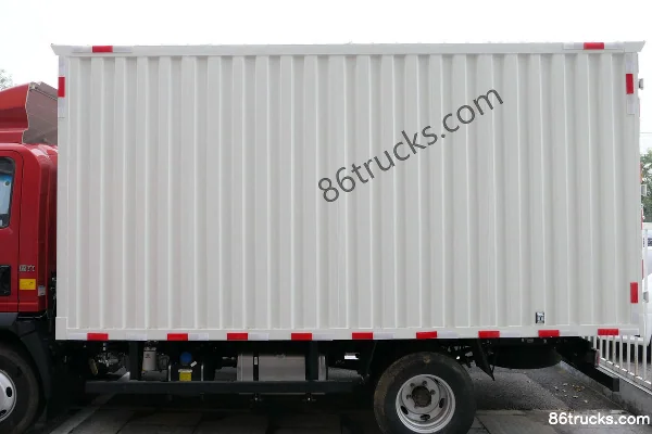 Sinotruk HOWO Zhuimeng 130 hp 4X2(6 wheels) 4.15m single-row van light truck Body (1) | 86Trucks