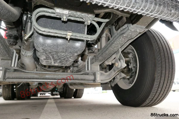 Sinotruk HOWO TX camion lourd 440 ch 6X4(10 roues) tracteur routier Châssis (2) | 86Trucks