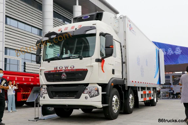Sinotruk HOWO TX 330 hp 6X2(8 wheels) 9.4m refrigerated truck (China VI) Exterior (3) | 86Trucks