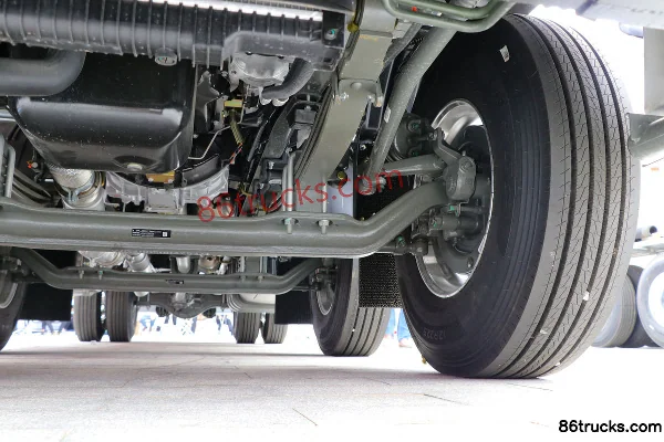 Sinotruk HOWO TX 330 hp 6X2(8 wheels) 9.4m refrigerated truck (China VI) Chassis (3) | 86Trucks