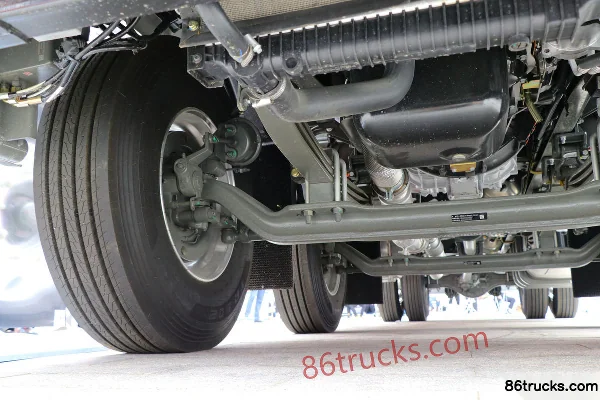Sinotruk HOWO TX 330 hp 6X2(8 wheels) 9.4m refrigerated truck (China VI) Chassis (2) | 86Trucks