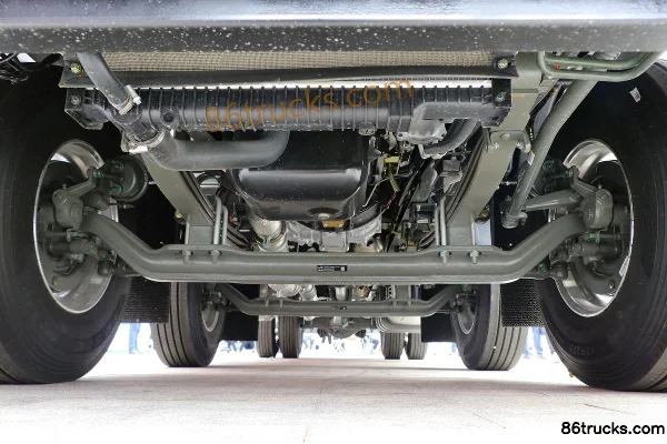 Sinotruk HOWO TX 330 hp 6X2(8 wheels) 9.4m refrigerated truck (China VI) Chassis (1) | 86Trucks
