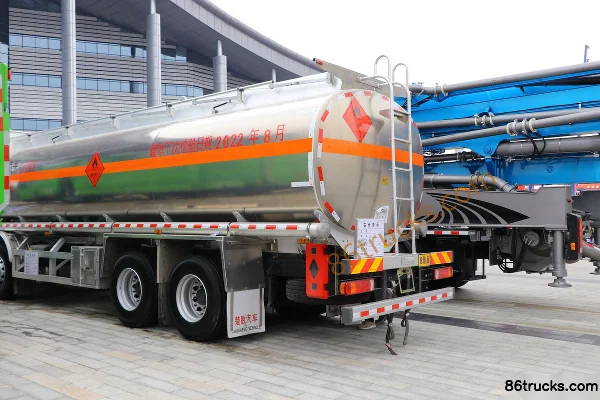 Foton Auman GTL Zhixiang Edition 360 hp 6X2(8 wheels) oil tanker truck (China VI) (Chusheng brand) Body (3) | 86Trucks