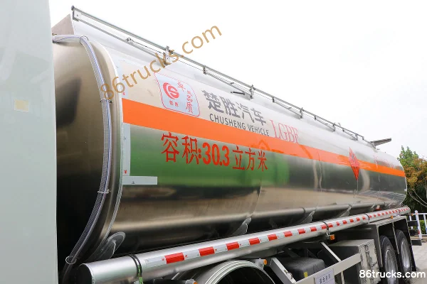 Foton Auman GTL Zhixiang Edition 360 hp 6X2(8 wheels) oil tanker truck (China VI) (Chusheng brand) Body (1) | 86Trucks