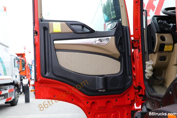 Sinotruk HOWO TX 350 hp 8X4(12 wheels) Truck Mounted Crane (China VI)(XCMG) Cab (3) | 86Trucks