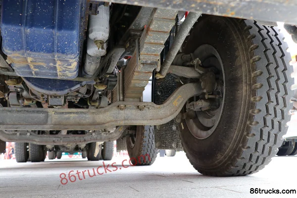 Sinotruk HOWO TX 350 hp 8X4(12 wheels) Truck Mounted Crane (China VI)(XCMG) Chassis (3) | 86Trucks