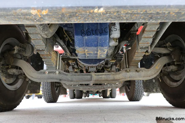 Sinotruk HOWO TX 350 hp 8X4(12 wheels) Truck Mounted Crane (China VI)(XCMG) Chassis (1) | 86Trucks