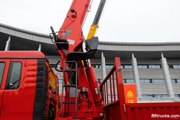 Sinotruk HOWO TX 350 hp 8X4(12 wheels) Truck Mounted Crane (China VI)(XCMG) Body (2) | 86Trucks