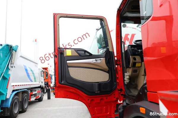 Sinotruk HOWO TX 350 hp 6X4(10 wheels) Truck Mounted Crane (China VI)(XCMG) Cab (1) | 86Trucks