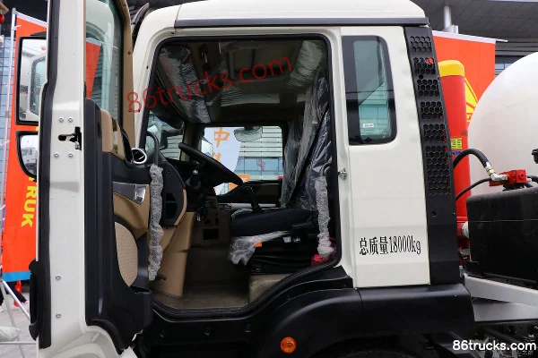 Sinotruk HOWO TX 220 hp 4X2(6 wheels) Vacuum Sewer Truck (China VI)(Lvye Brand) Cab (3) | 86Trucks