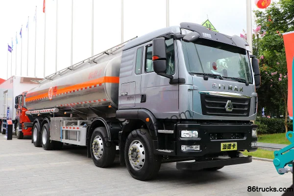 Sinotruk Jinan Sinotruk (Luye) Sitrak Chassis fuel tanker truck