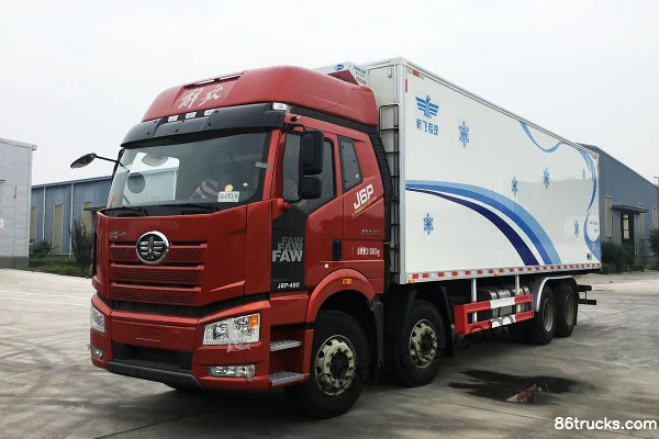FAW Jiefang J6P 460 ch 8X4(12 roues) camion frigorifique 9,46 m (marque Xinfei) Extérieur (2) | 86Trucks