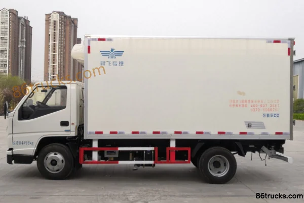 JMC Shunda 116hp 4X2(6 wheels) 4.1m refrigerated truck (Xinfei brand) Exterior (3) | 86Trucks