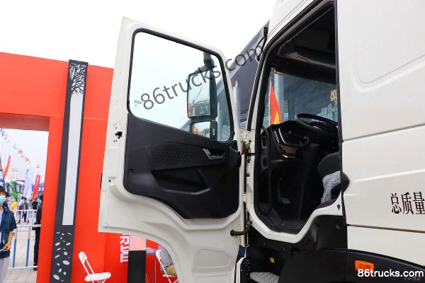 Sinotruk HOWO TH7 poids lourd 460 ch 8X4(12 roues) camion frigorifique (China VI) (marque Luye) Cabine (1) | 86Trucks