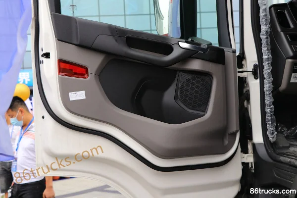 Scania G Series Heavy Truck 410 hp 4X2(6 wheels) Tractor Truck (China VI) Cab (2) | 86Trucks