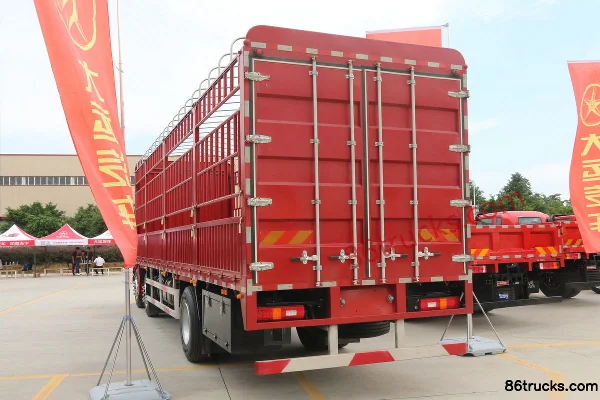 Dayun Xianglong 230 hp 6X2(8 wheels) 6.8m Semi-row Flatbed Cargo Truck (China VI) Exterior (2) | 86Trucks