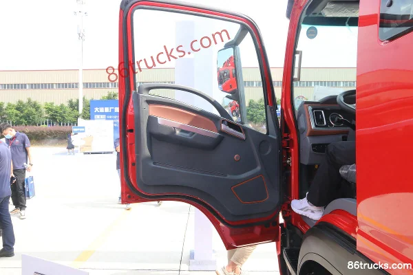 Dayun Xianglong 230 hp 4X2(6 wheels) 6.8m Cargo Truck with Cage (China VI) Cab (1) | 86Trucks