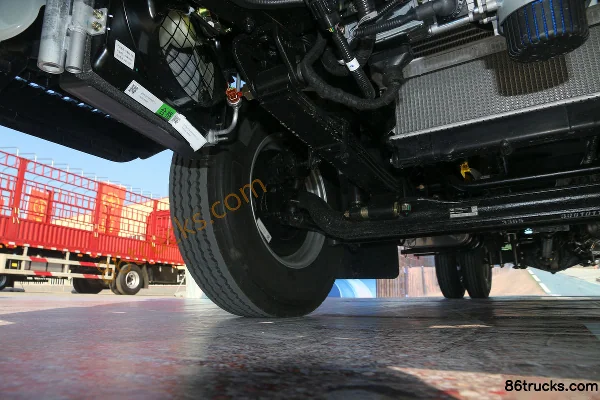 Dayun Xianglong 115 ch 4X2(6 roues) camion léger fourgon à cabine simple 4,12 m Châssis (2) | 86Trucks