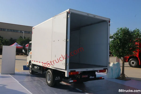 Dayun Xianglong 115 ch 4X2(6 roues) camion léger fourgon à cabine simple 4,12 m Carrosserie (1) | 86Trucks