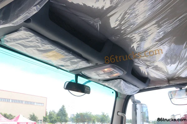 Dayun Xianglong 150hp 4X2(6 wheels) 4.12m single-row van light truck (China VI) Cab (2) | 86Trucks