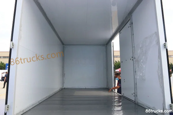 Dayun Xianglong 150hp 4X2(6 wheels) 4.12m single-row van light truck (China VI) Body (3) | 86Trucks
