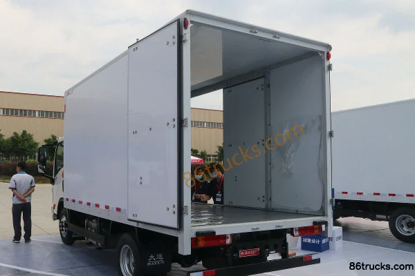 Dayun Xianglong 150hp 4X2(6 wheels) 4.12m single-row van light truck (China VI) Body (1) | 86Trucks