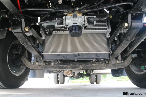 Dayun Xianglong 160 hp 4X2(6 wheels) 4m Refrigerated Truck (China VI) Chassis (1) | 86Trucks
