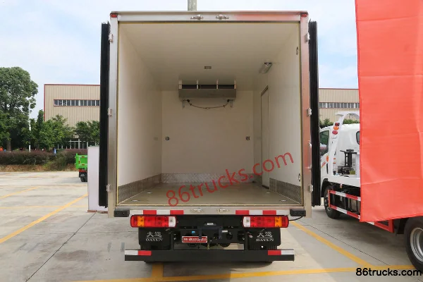 Dayun Xianglong 160 hp 4X2(6 wheels) 4m Refrigerated Truck (China VI) Body (3) | 86Trucks