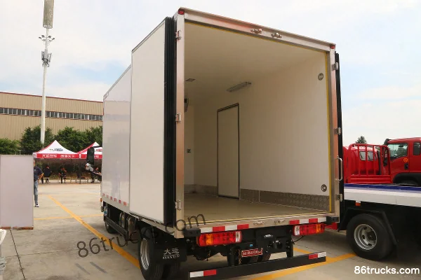 Dayun Xianglong 160 hp 4X2(6 wheels) 4m Refrigerated Truck (China VI) Body (1) | 86Trucks
