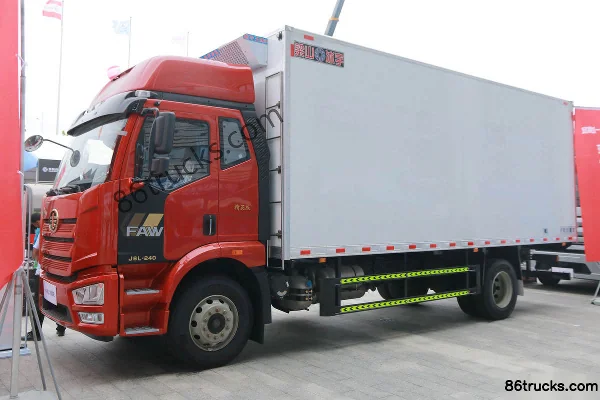 FAW Jiefang J6L 240 ch 4X2(6 roues) camion frigorifique 6,8 m (toit surélevé) Extérieur (2) | 86Trucks