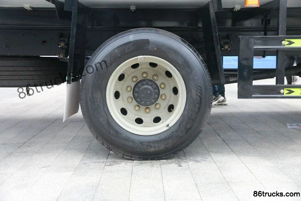 FAW Jiefang J6L 240 ch 4X2(6 roues) camion frigorifique 6,8 m (toit surélevé) Châssis (2) | 86Trucks