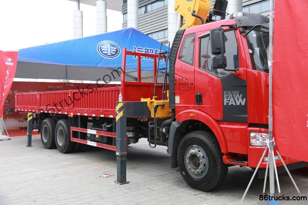 FAW Jiefang J6L 280hp 6X4(10 wheels) Truck-Mounted Crane Exterior
